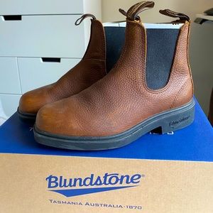 Blundstone Chisel Toe 1313 Boots - EUC - US 6 💕